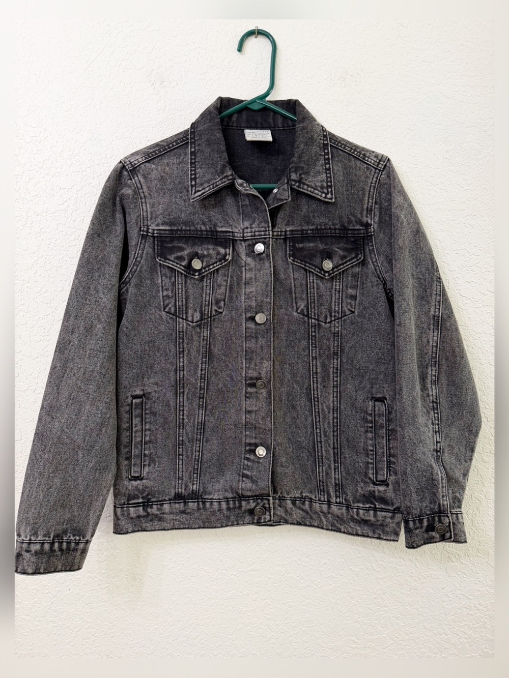 2017 Pink Floyd Dark Side Of The Moon Graphic Black Acid Wash Jean Jacket Size S